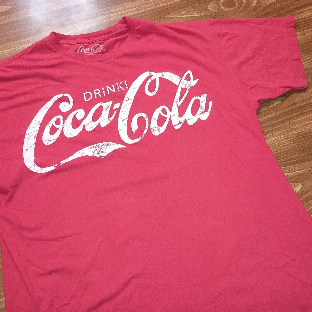 COCA-COLA RETRO T-SHIRT - Large // Vintage style drink brand graphic logo tee